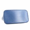 Sac à main Louis Vuitton Alma en cuir épi bleu - Detail D4 thumbnail