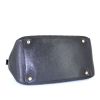 Bolso de mano Chanel Petit Shopping en cuero granulado acolchado negro - Detail D4 thumbnail