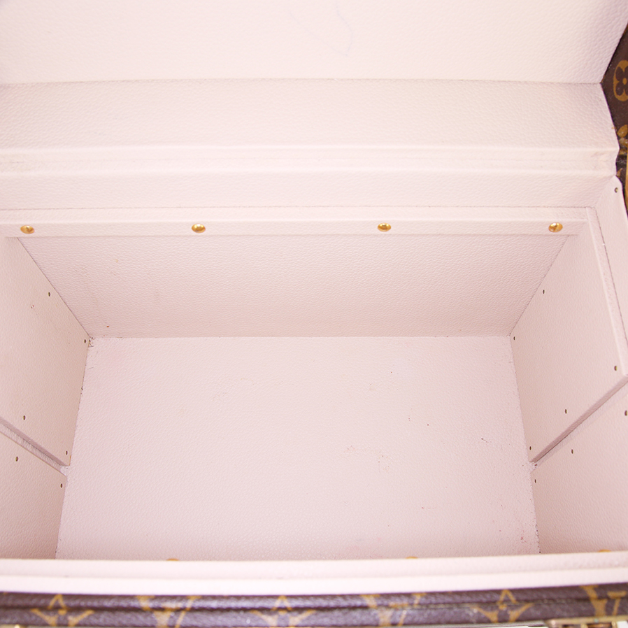 Louis Vuitton Boîte à Pharmacie vanity case in brown monogram canvas and lozine (vulcanised fibre) - Detail D2