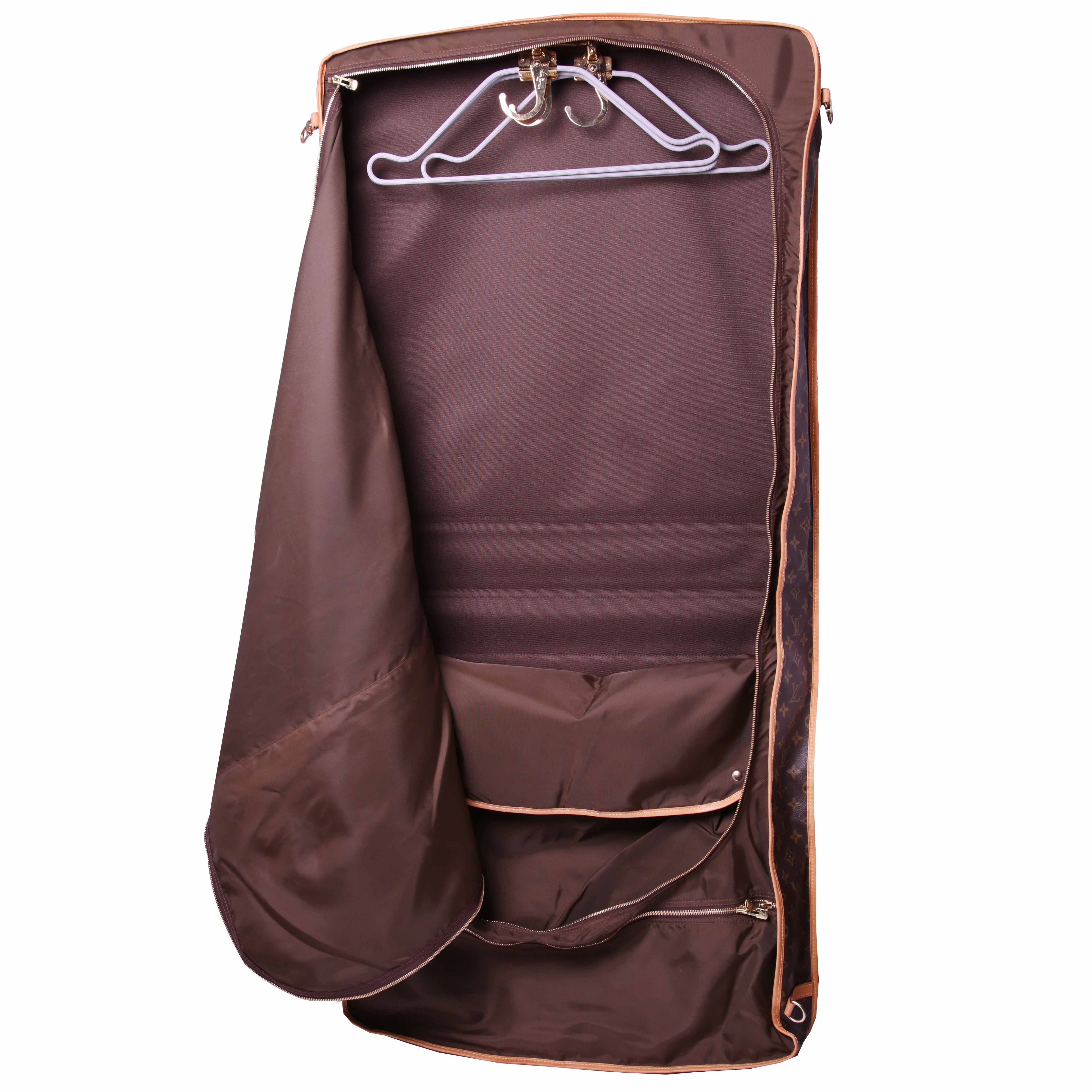 Louis Vuitton clothes-hangers in monogram canvas and natural leather - Detail D3