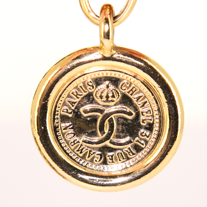 Cintura Chanel Medaillon in pelle nera - Detail D4