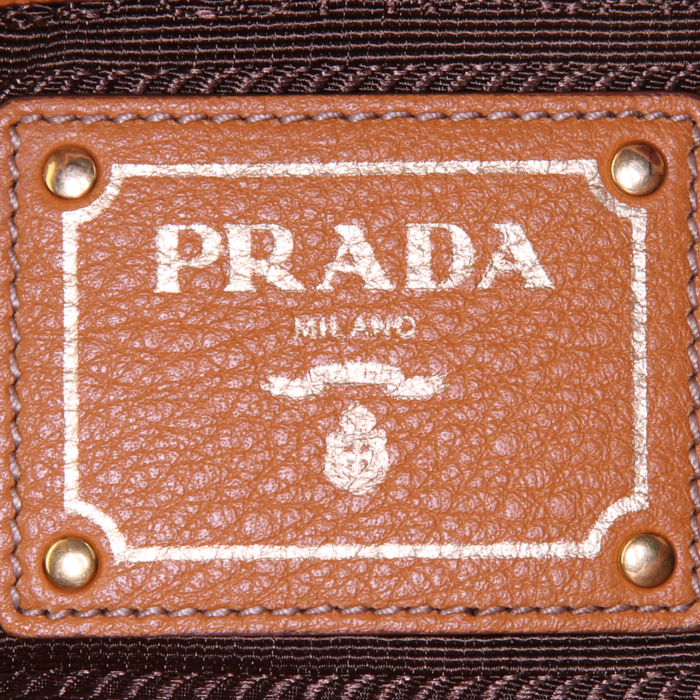 Prada shopping bag in gold grained leather - Detail D3