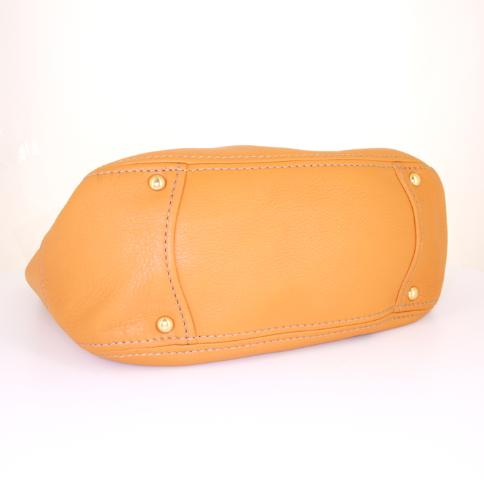 Bolso Cabás Prada en cuero granulado color oro - Detail D4
