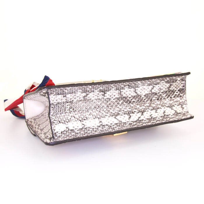 Gucci Sylvie shoulder bag in grey python - Detail D5
