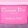 Bolso de mano Dior Cannage en cuero acolchado rosa - Detail D3 thumbnail