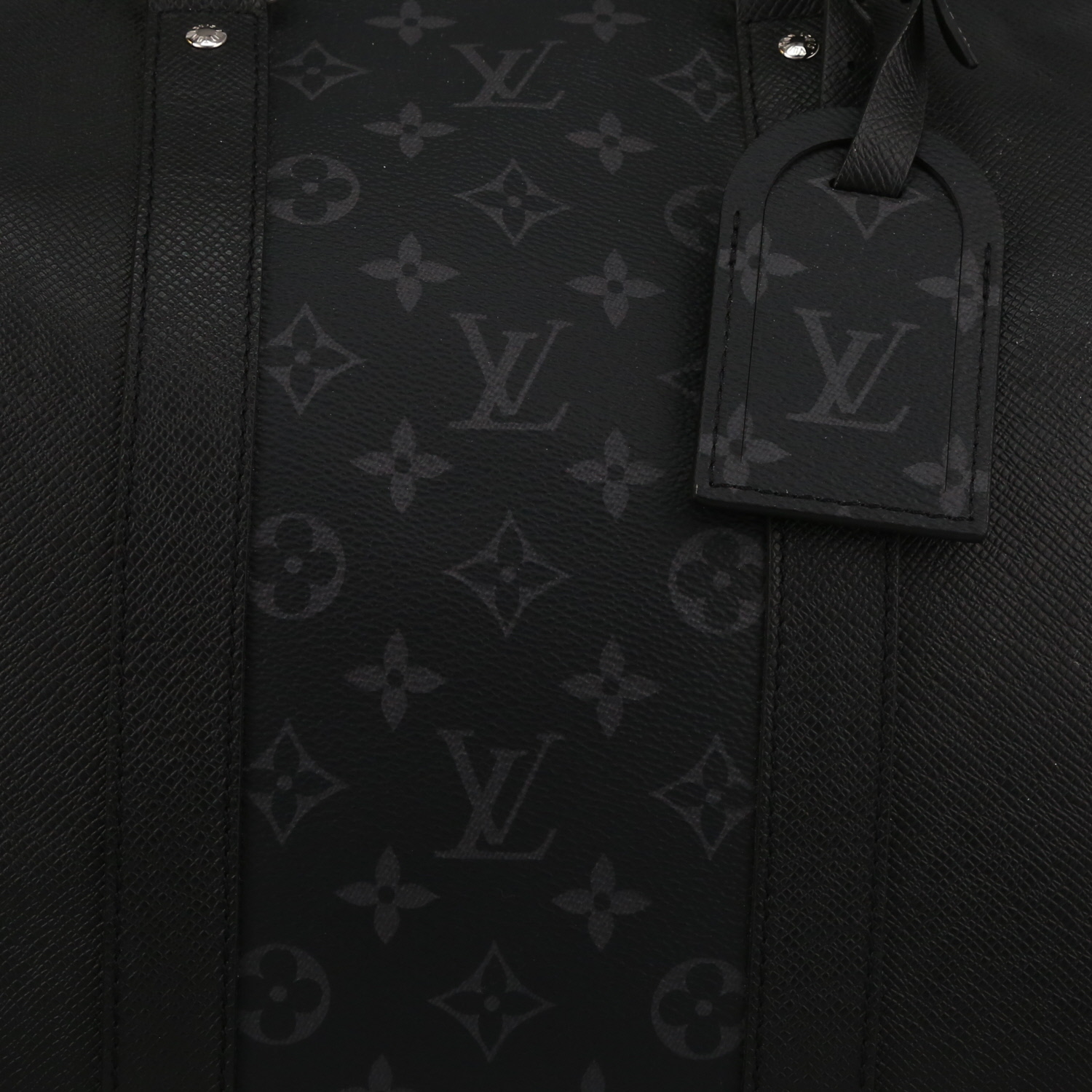 Louis Vuitton  Keepall 50 travel bag  in black monogram canvas  and black taiga leather - Detail D1