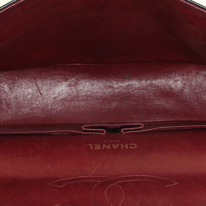 Bolso de mano Chanel Timeless en cuero acolchado negro - Detail D3