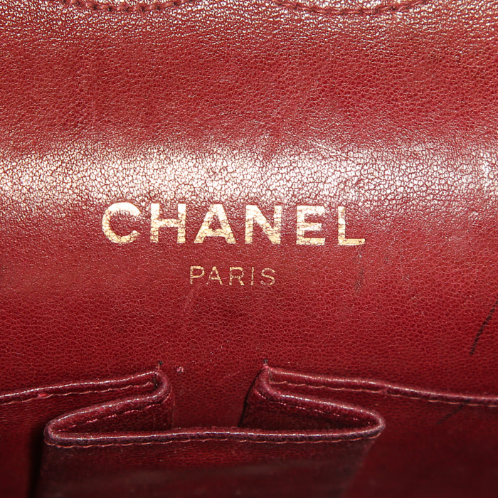 Sac à main Chanel Timeless en cuir matelassé noir - Detail D4