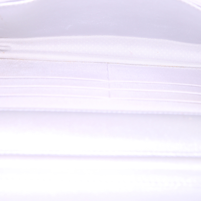 Sac bandoulière Chanel Wallet on Chain en cuir matelassé argenté - Detail D2