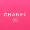 Pochette Chanel Timeless en velours matelassé rose - Detail D3 thumbnail