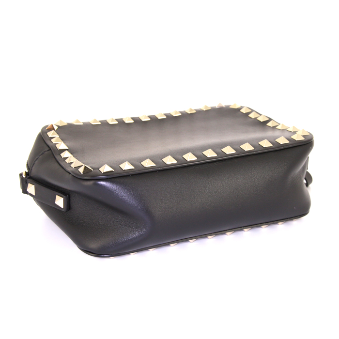 Valentino Rockstud shoulder bag in black leather - Detail D4