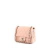 Bolso bandolera Chanel Mini Timeless en cuero acolchado color rosa claro - 00pp thumbnail