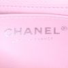 Bolso bandolera Chanel Mini Timeless en cuero acolchado color rosa claro - Detail D3 thumbnail