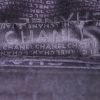 Bolso bandolera Chanel Camélia en cuero acolchado negro - Detail D2 thumbnail