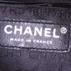 Chanel Camélia shoulder bag in black quilted leather - Detail D3 thumbnail
