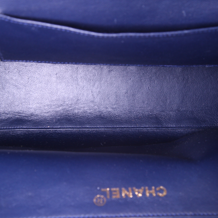 Chanel Vintage handbag in blue denim - Detail D2