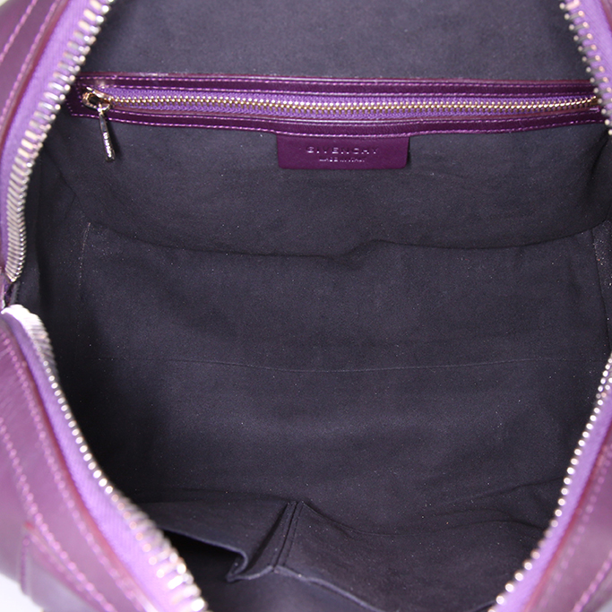 Bolso de mano Givenchy Lucrezia en cuero violeta - Detail D3