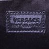 Bolsito de mano Versace en terciopelo negro y cuero negro - Detail D3 thumbnail
