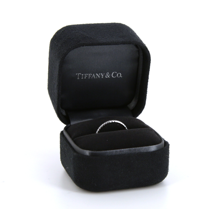 Tiffany 
Co Metro wedding ring in platinium and diamonds - Detail D2