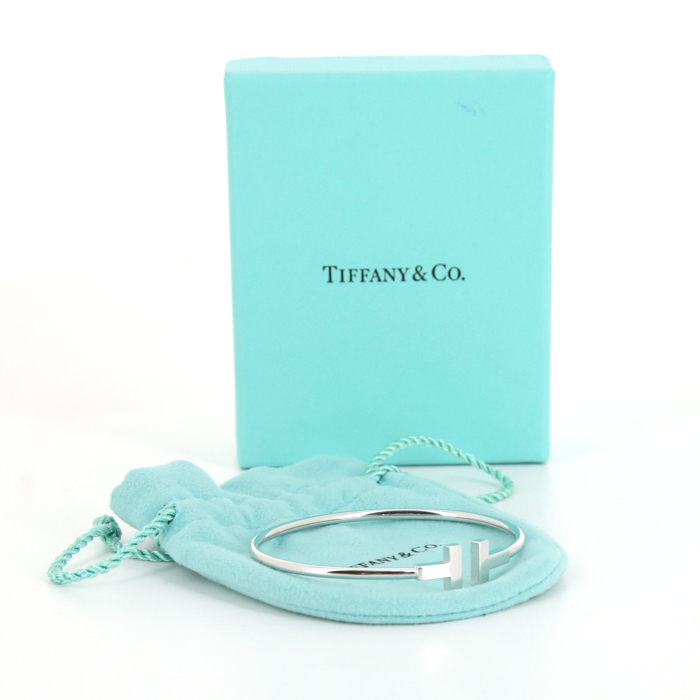 Tiffany 
Co Wire bracelet in white gold