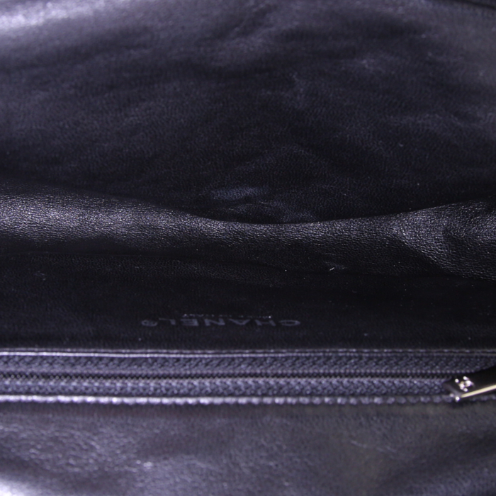 Chanel clutch in black quilted leather - Detail D2