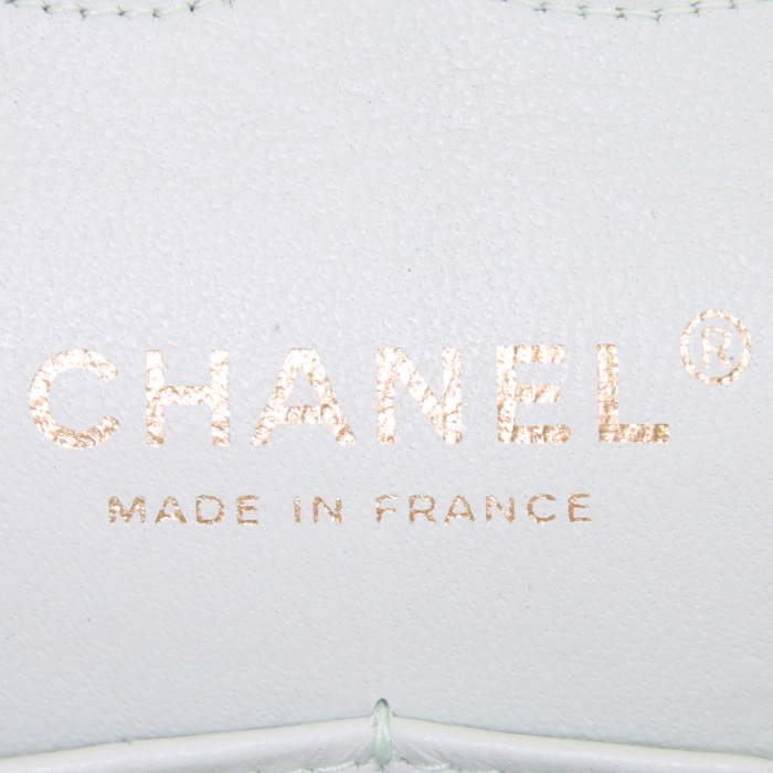 Chanel Timeless handbag in green quilted tweed - Detail D4