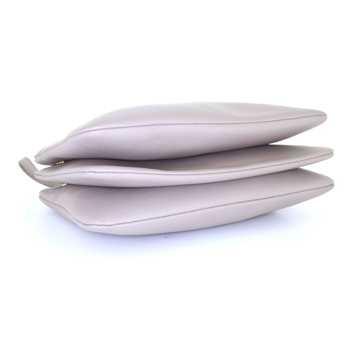 Bolso bandolera Céline Trio modelo grande en cuero granulado gris - Detail D4