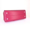 Louis Vuitton handbag in raspberry pink epi leather - Detail D5 thumbnail