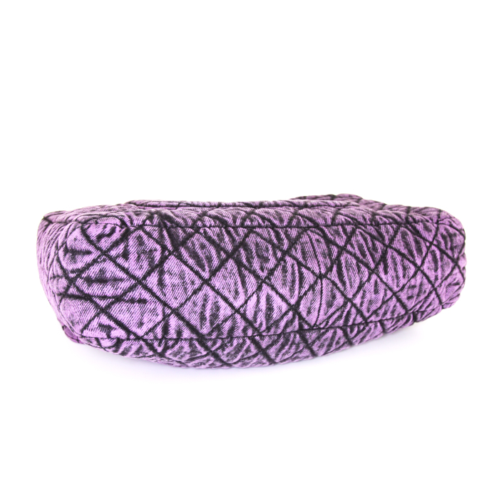 Bolso bandolera Chanel Timeless jumbo en denim violeta - Detail D5