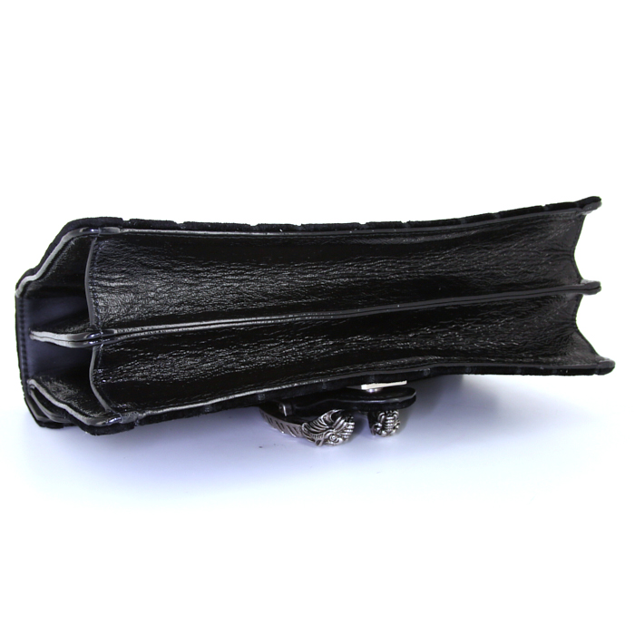 Gucci Dionysus bag worn on the shoulder or carried in the hand in black velvet and black patent leather - Detail D5