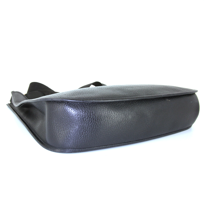 Hermes Evelyne medium model shoulder bag in black Fjord leather - Detail D4