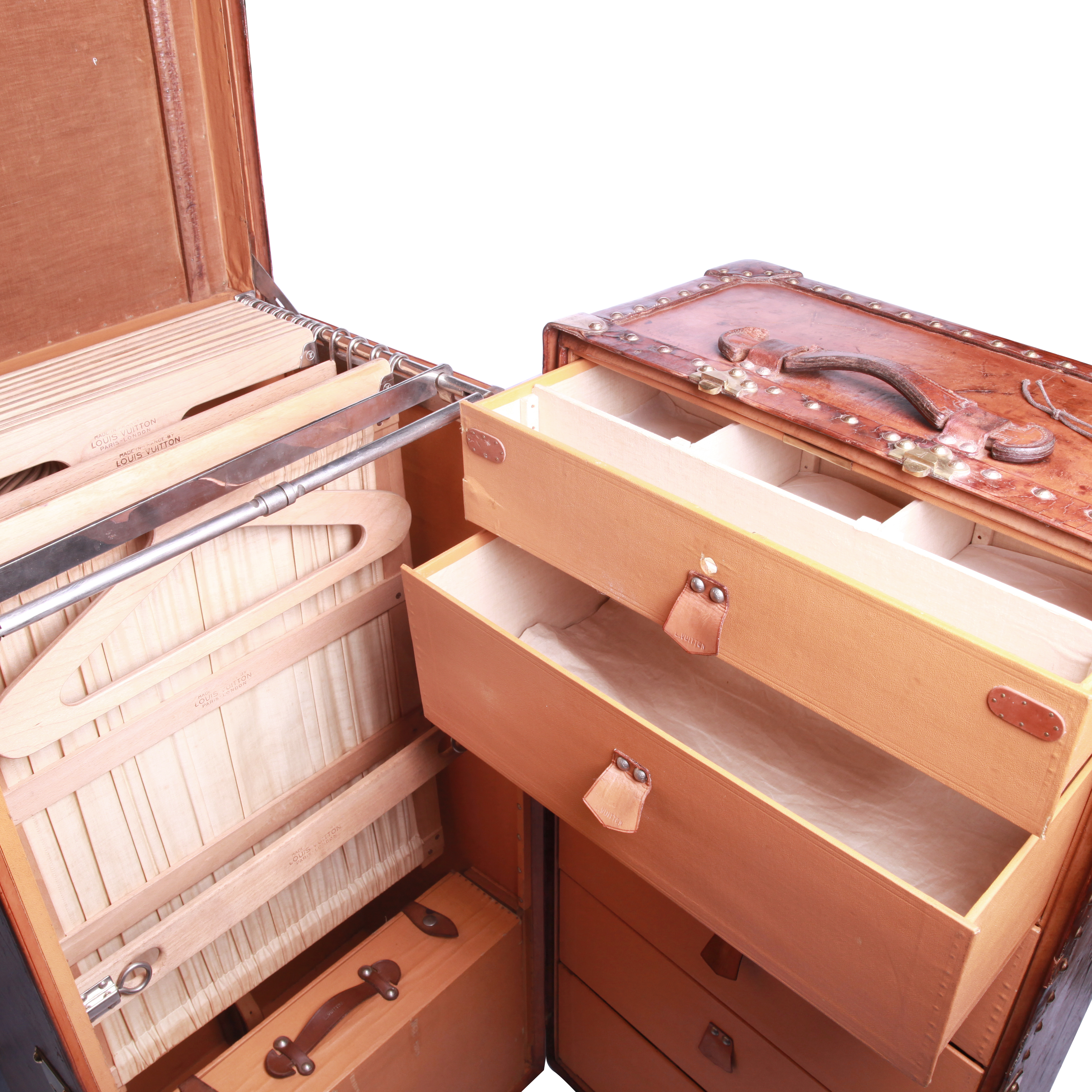 Malle Louis Vuitton Wardrobe en cuir naturel - Detail D2