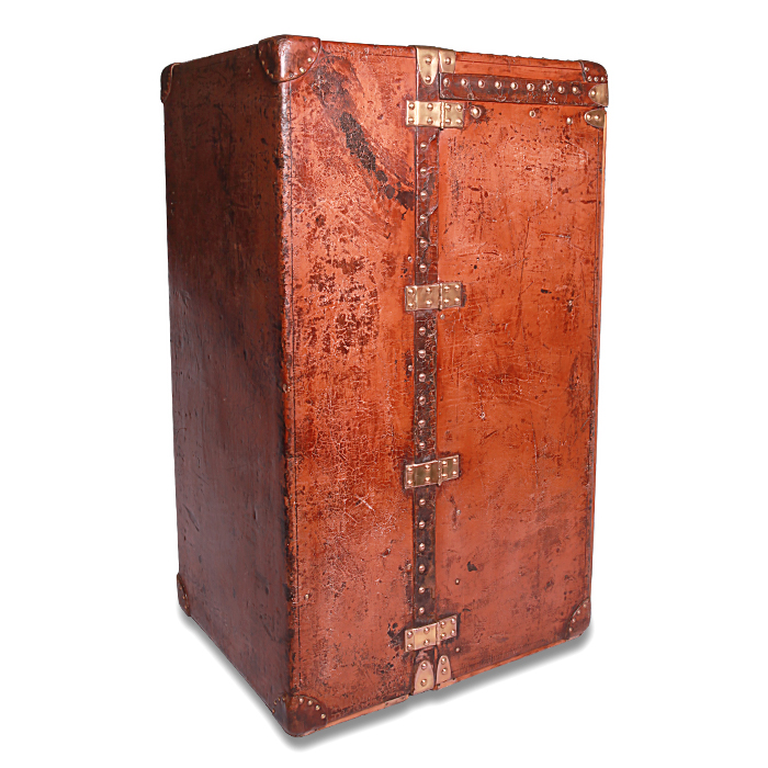 Louis Vuitton Wardrobe trunk in natural leather - Detail D5