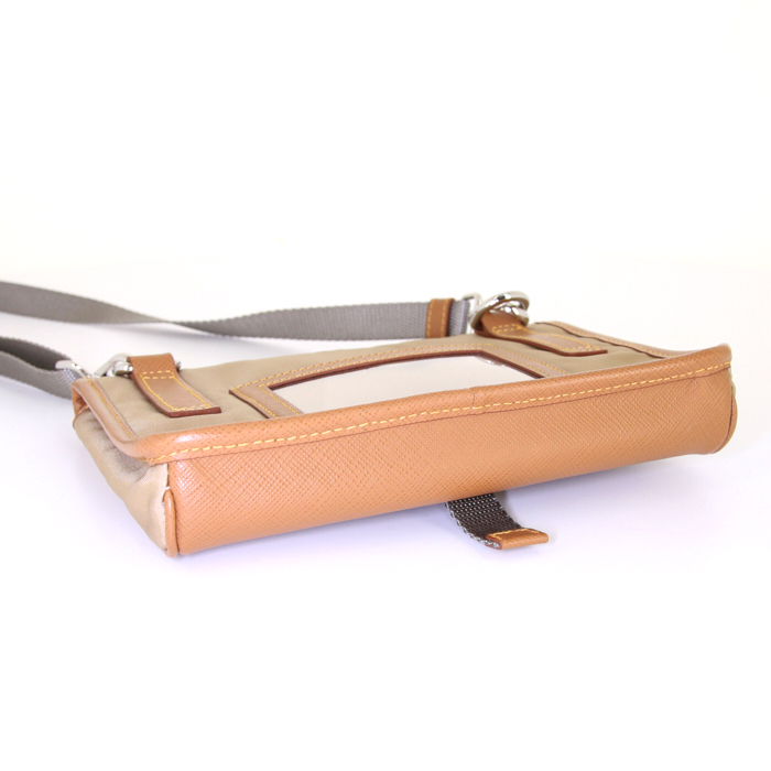 Borsa a tracolla Prada Nylon in tela beige e pelle saffiano beige - Detail D4