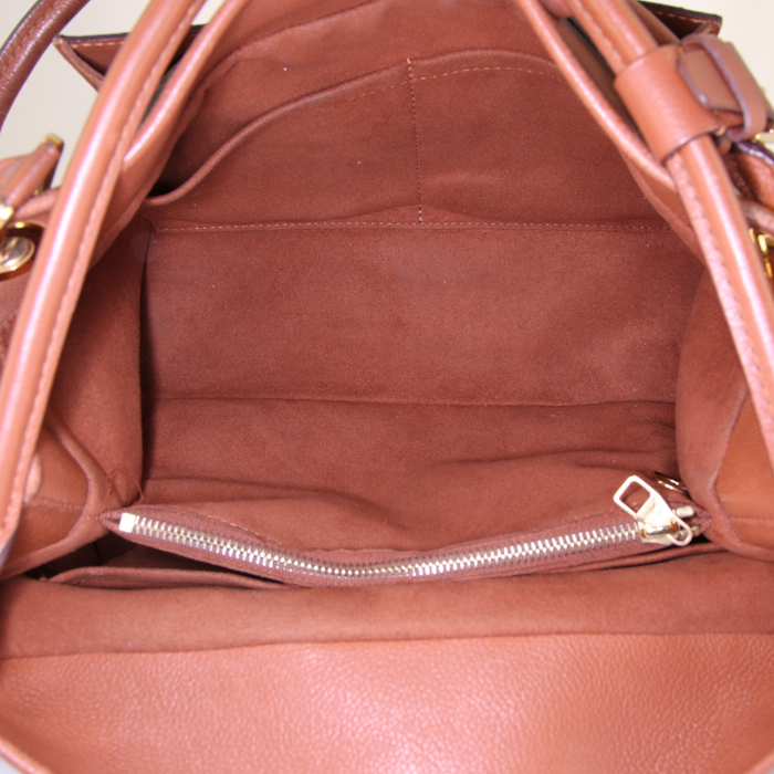 Sac à main Louis Vuitton Olympe en toile monogram enduite marron et cuir marron-caramel - Detail D2
