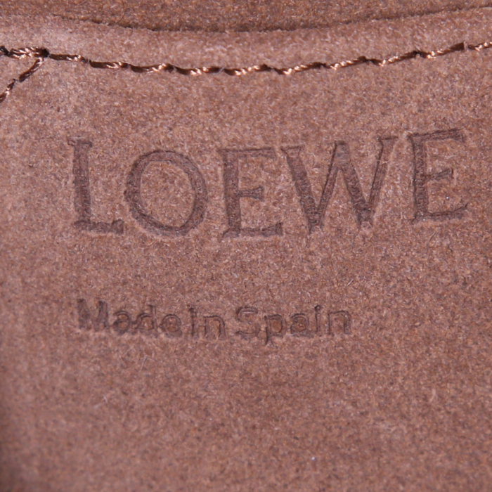Loewe Gate shoulder bag in beige and brown leather - Detail D3