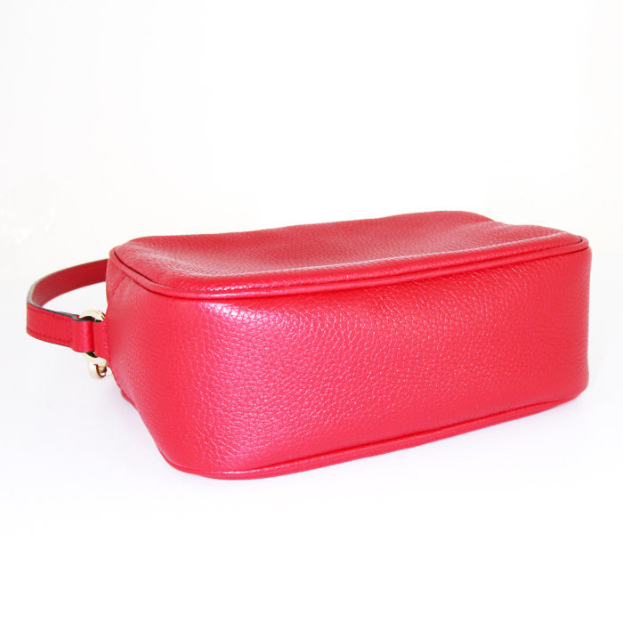 Sac bandoulière Gucci Soho Disco en cuir rouge - Detail D4