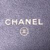 Bolso bandolera Chanel Editions Limitées en cuero acolchado negro - Detail D3 thumbnail