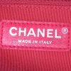 Bolso bandolera Chanel Gabrielle  en cuero acolchado con motivos de espigas negro - Detail D4 thumbnail