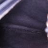 Bolso bandolera Chanel en cuero acolchado negro - Detail D2 thumbnail