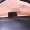 Bolso bandolera Gucci GG Marmont modelo pequeño en cuero acolchado negro - Detail D3 thumbnail