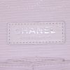 Bolso de mano Chanel Timeless en tweed bicolor negro y blanco - Detail D4 thumbnail