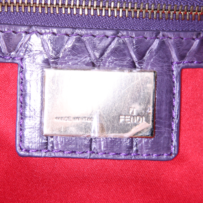Bolso de mano Fendi Baguette en perla blanca y multicolor y piel de pitón negra - Detail D3