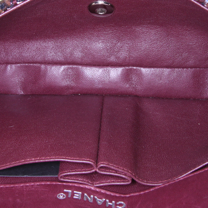 Sac porté épaule ou main Chanel East West en tweed bordeaux marron et bleu - Detail D2