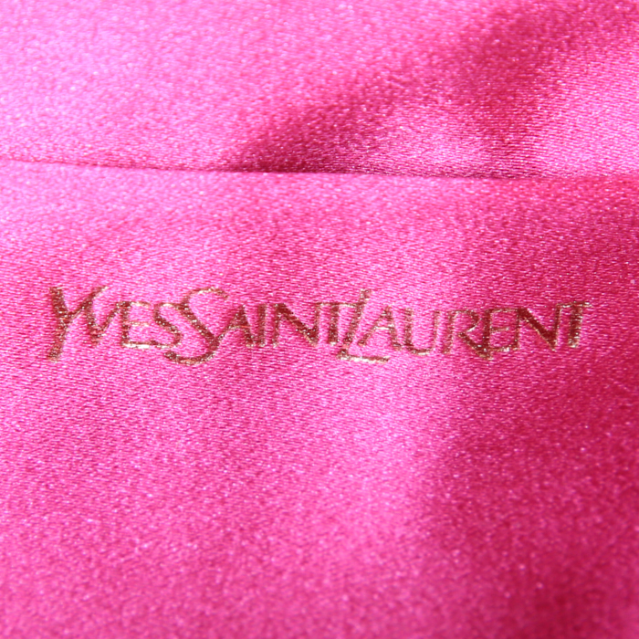 Clutch de noche Saint Laurent en satén rosa - Detail D3