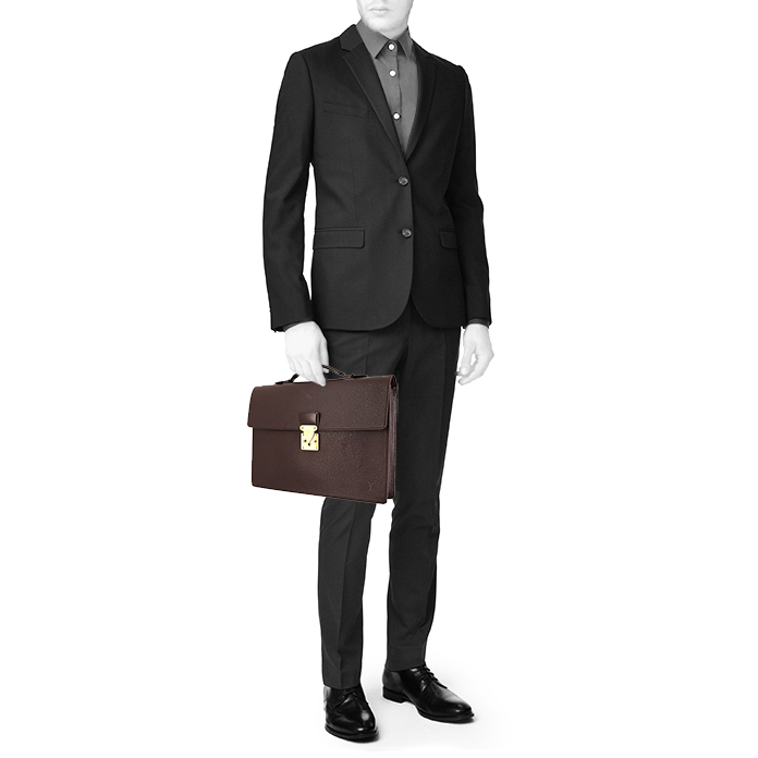 Porte-documents Louis Vuitton Kourad en cuir taiga bordeaux - Detail D1