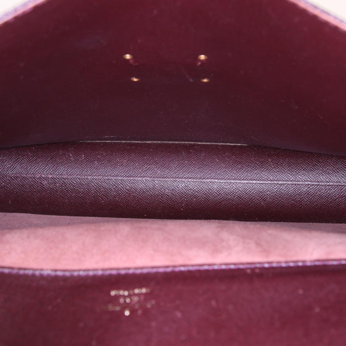 Porta-documentos Louis Vuitton Kourad en cuero taiga color burdeos - Detail D2