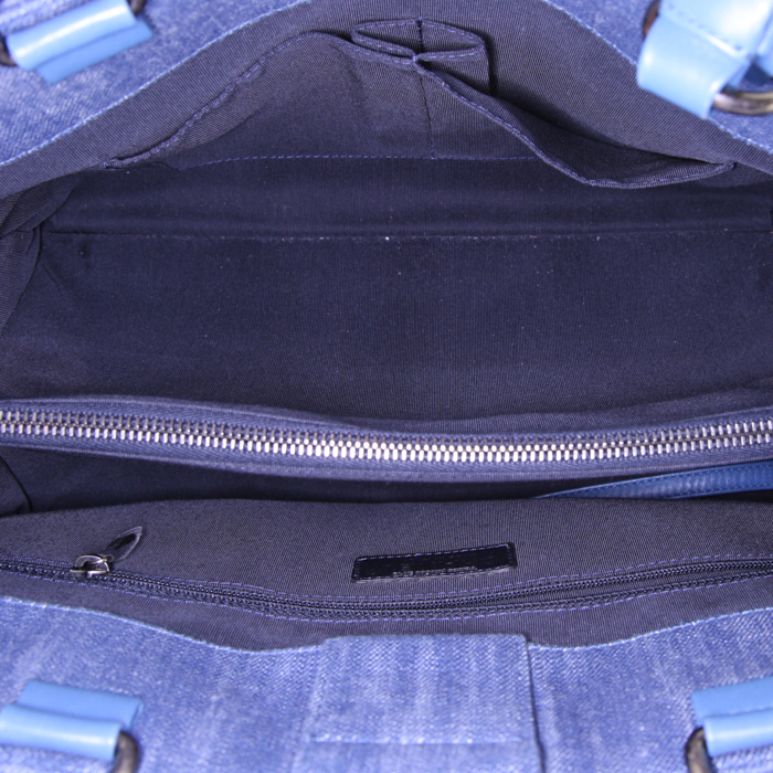 Shopping bag Chanel Boy in tela denim blu e pelle blu - Detail D2