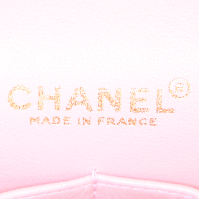 Sac à main Chanel Timeless en cuir matelassé rose - Detail D4