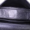 Bolso de mano Chanel Coco Handle en cuero granulado acolchado negro - Detail D2 thumbnail